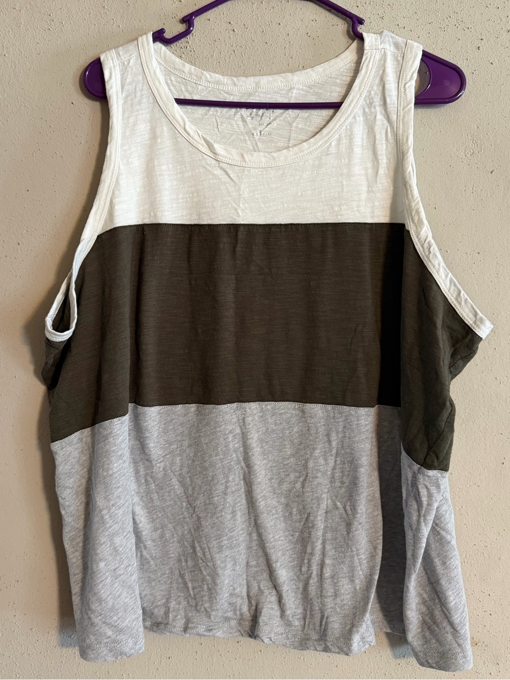 Size 2X Maurice’s: Colorblock Sleeveless Tank Top - White, Olive, Light Gray